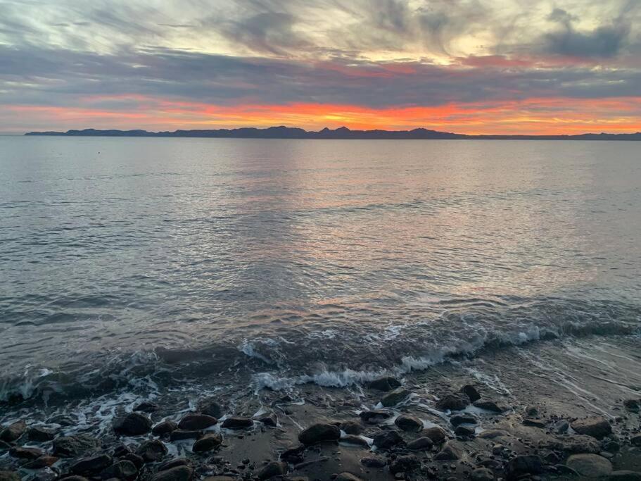Tres Iguanas Apart Hotel - New, Cozy & Spacious Flats, Short Walk To Beach Loreto  Luaran gambar